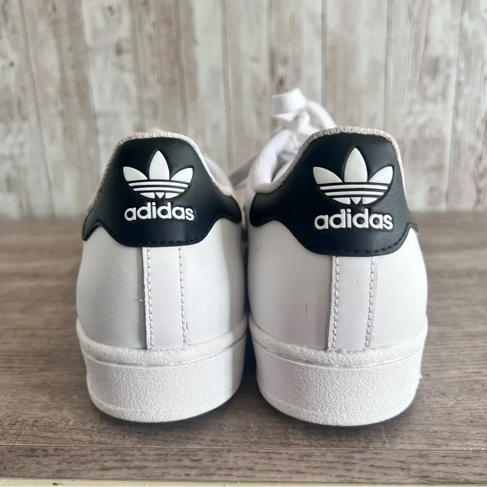 Adidas Low Top Superstars Size 7.5 - Picture 5 of 7